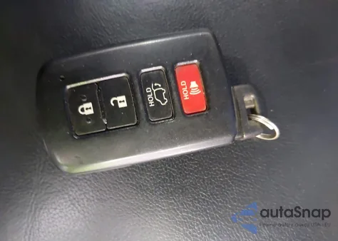 2018 Toyota Highlander Se/Xle z USA, uszkodzony, nr VIN 5TDKZRFH8JS543529